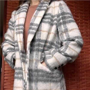 NWT BCBG Maxazria Stylish Gray Plaid Women's Coat